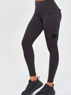 Firmabs High-Waist Cargo Pocket Leggings in Charcoal